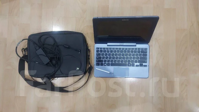 Samsung ATIV. 11.6", 1,8����, ��� 2048 ��, ���� 64���, WiFi: 1, Bluetooth: 1, ����������� �� 10��. ����