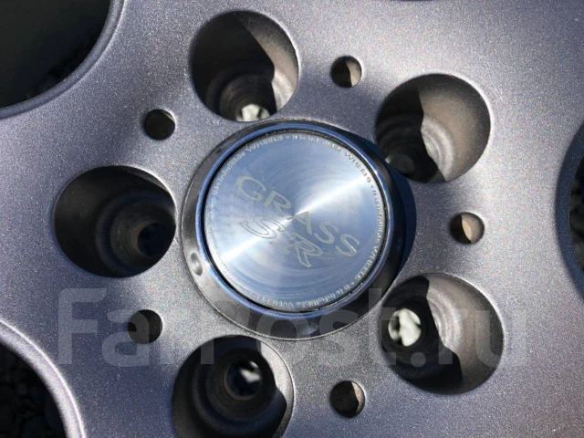 Grass SR. 7.0x17", 5x100, ET48 ����