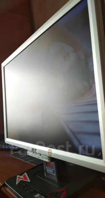 Acer. 19" ����
