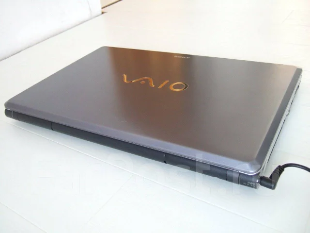 Sony VAIO VGN. 18.4", 2 260����, ��� 4 ��, ���� 320���, WiFi: 1, Bluetooth: 1 ����