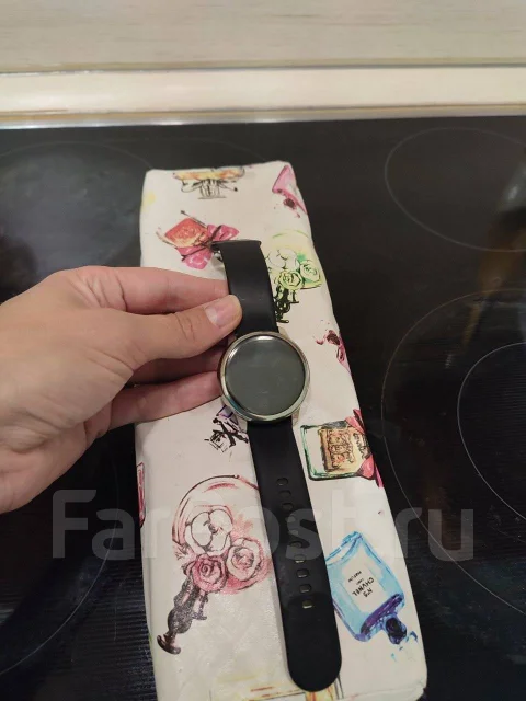 Samsung Galaxy Watch Active. GPS, NFC, IP68 ����