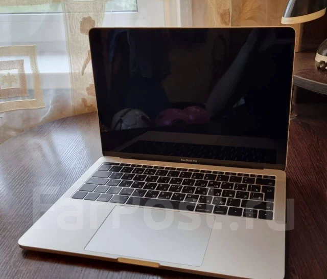 Apple MacBook Pro 13 2017 Mid. 13.3", 2,3����, ��� 8 ��, ���� 128���, WiFi: 1, Bluetooth: 1, ����������� �� 10��. ����