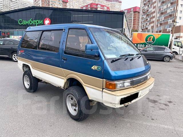 Nissan Largo.   