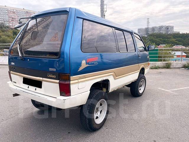 Nissan Largo.   