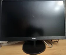 Philips. 23.6" ����