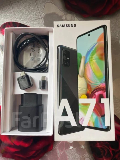 Samsung Galaxy A71. �/�, ������, 4G LTE, Dual-SIM, NFC ����
