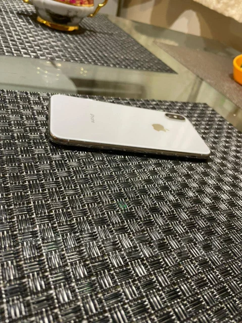 Apple iPhone X. �/�, �����, 4G LTE ����