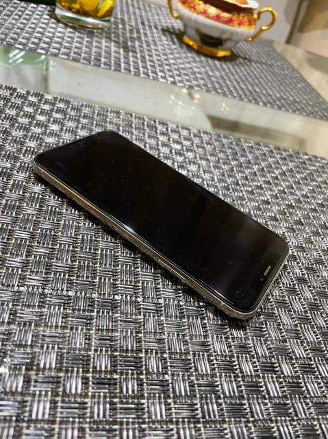 Apple iPhone X. �/�, �����, 4G LTE ����