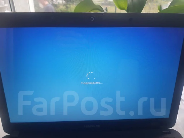 Samsung R540. 15.6", 3,2����, ��� 6 ��, ���� 320���, WiFi: 1, Bluetooth: 1, ����������� �� 1��. ����