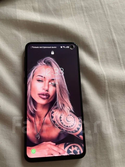 Samsung Galaxy S10e. �/�, ������, 4G LTE ����