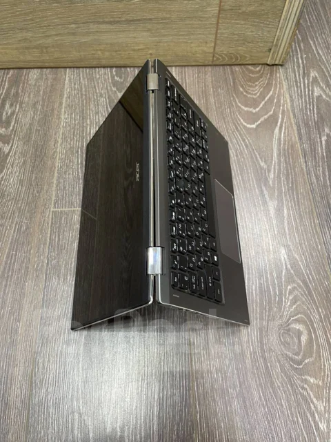 Acer Spin 1 SP111-32N. 11.6", 2,5����, ��� 4 ��, ���� 64���, WiFi: 1, Bluetooth: 1, ����������� �� 5��. ����