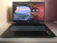 HP Pavilion Gaming 17. 17", 2,4����, ��� 8 ��, ���� 1 000���, WiFi, Bluetooth ����