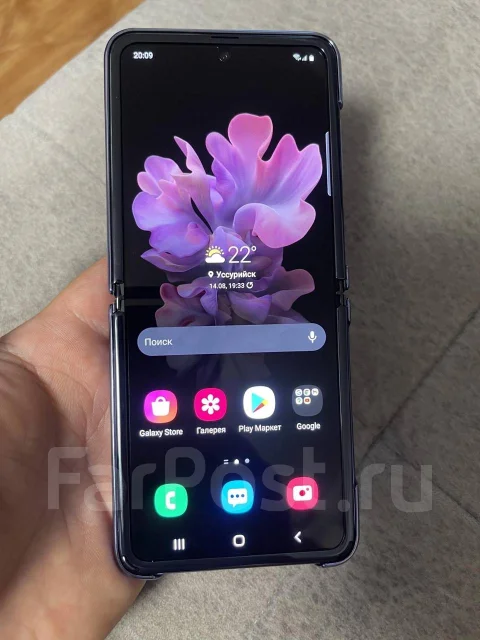 Samsung Galaxy Z Flip. �/�, ����������, 3G, 4G LTE, NFC ����