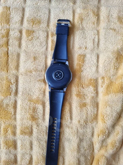 Samsung Galaxy Watch. GPS, NFC, IP68 ����