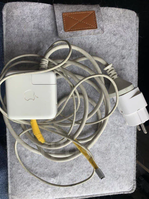 Apple MacBook Air 11 2012 Mid. 11", 1 700����, ��� 4 ��, ���� 120���, WiFi: 1, Bluetooth: 1, ����������� �� 4��. ����