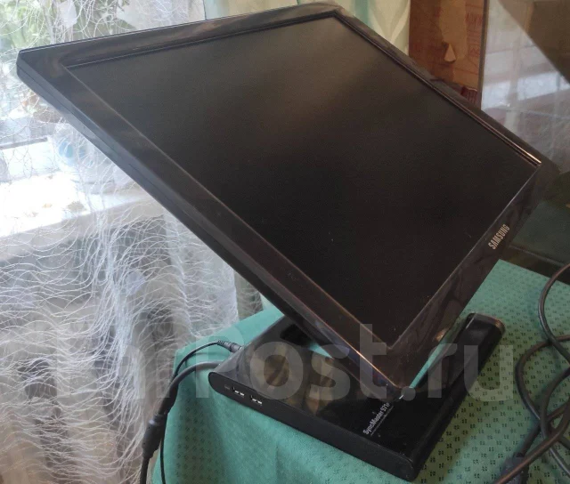 Samsung. 19" ����