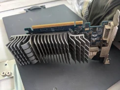 GeForce GT 520 ����