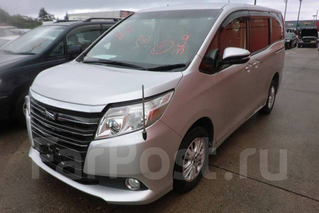Toyota noah zrr80