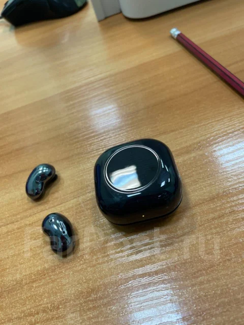 Samsung Galaxy Buds Live ����