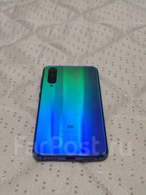 Xiaomi Mi9 SE. �/�, �����, 4G LTE, Dual-SIM, NFC ����