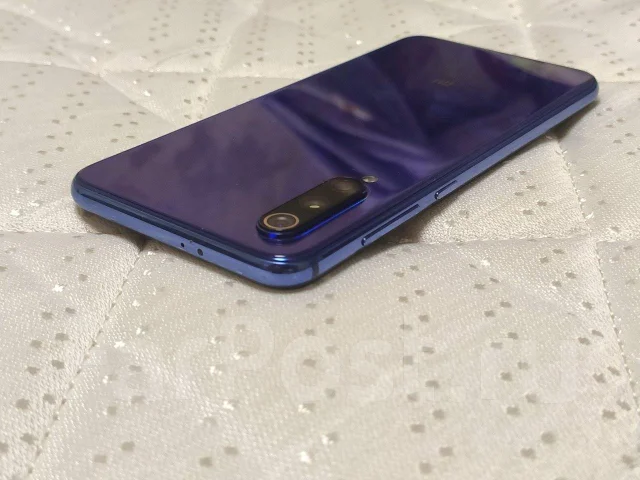 Xiaomi Mi9 SE. �/�, �����, 4G LTE, Dual-SIM, NFC ����