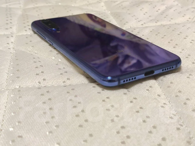 Xiaomi Mi9 SE. �/�, �����, 4G LTE, Dual-SIM, NFC ����