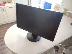 Acer. 18.5" ����