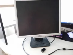 Acer. 19" ����