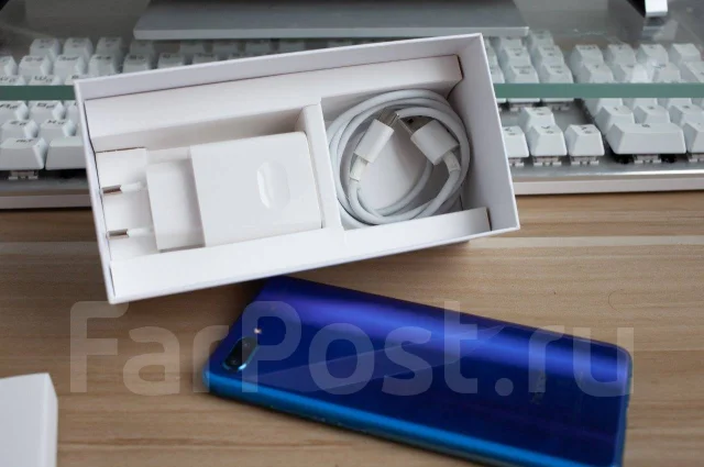 Honor 10. �/�, �����, 4G LTE, Dual-SIM, NFC ����
