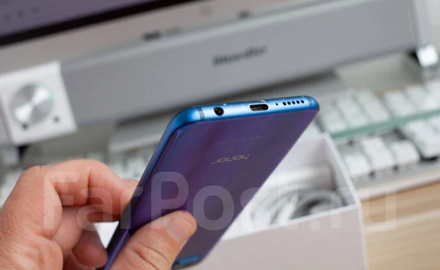 Honor 10. �/�, �����, 4G LTE, Dual-SIM, NFC ����