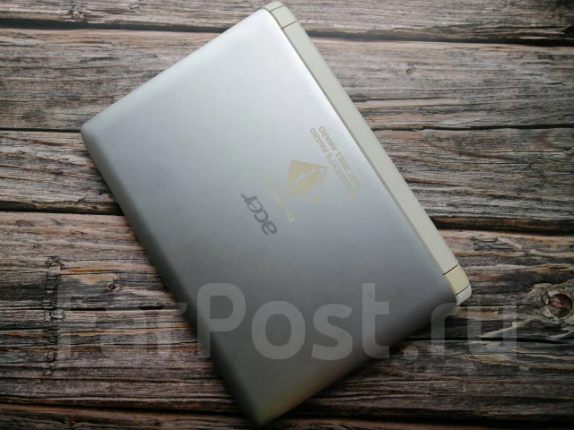 Acer Aspire One 532h. 10.1", 1,7����, ��� 2048 ��, ���� 250���, WiFi: 1, ����������� �� 8��. ����