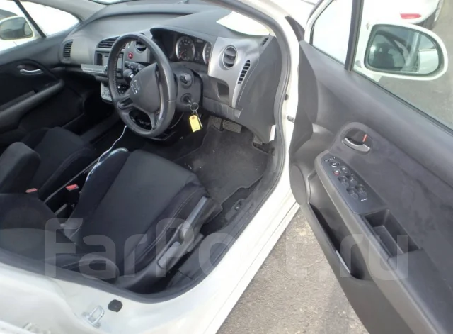 Honda Stream. RN8, R20A ����