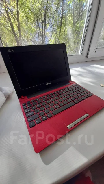 Asus. 10.1", ��� 256 �� � ������, WiFi: 1. ��� ����� �� ������������-��-����� ����