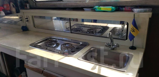 Carver. 1990 ���, ����� 8,5��., ��������� ������������, 150��.�., ������ ����