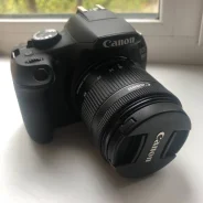 Canon EOS 1300D ����