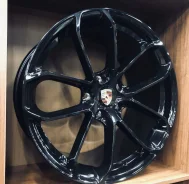 Porsche. 9.5/11.0x21", 5x130, ET46/58, �� 71,6���. ����