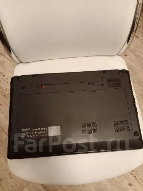 Lenovo G580. 15.6", 2,6����, ��� 8 ��, ���� 240���, WiFi: 1, Bluetooth: 1, ����������� �� 4��. ����