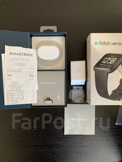 Fitbit Versa. IP68 ����