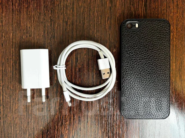 Apple iPhone SE. �/�, �����, 3G, 4G LTE, NFC ����