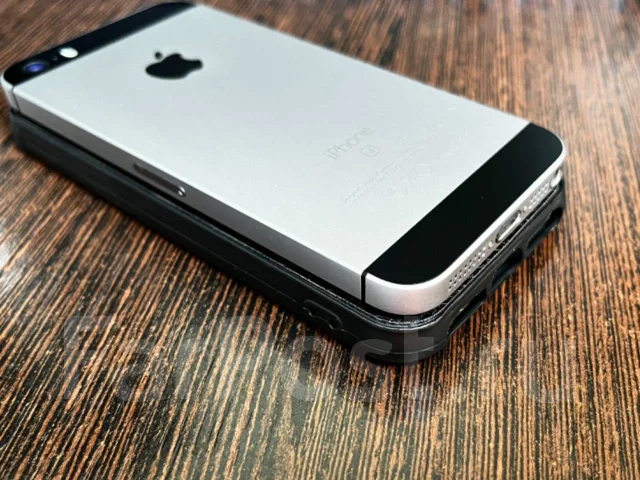Apple iPhone SE. �/�, �����, 3G, 4G LTE, NFC ����