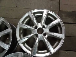 4 Racing. 5.5x15", 4x100 ����