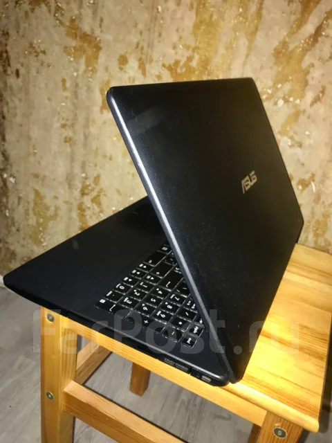 Asus X552CL. 15.6", 1,8����, ��� 8 ��, ���� 750���, WiFi: 1, Bluetooth: 1, ����������� �� 3��. ����