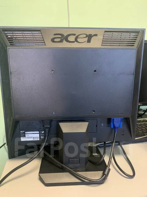 Acer. 17" ����