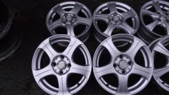 Velox Nirvana. 5.0x14", 4x100, ET39, �� 73,1���. ����