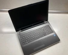 HP 15-bs054ur. 15", 2����, ��� 12 ��, ���� 240���, WiFi: 1, Bluetooth: 1, ����������� �� 3��. ����