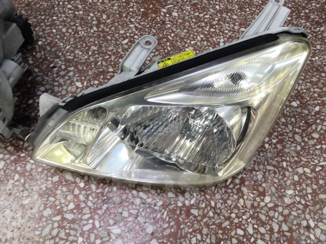 ���� Toyota Premio 811502B840 ����