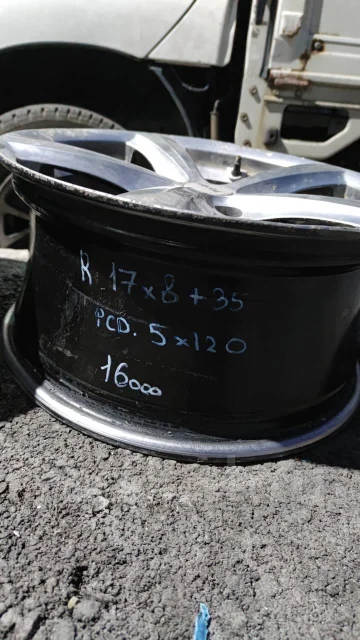 Toora. 8.0x17", 5x120, ET35 ����