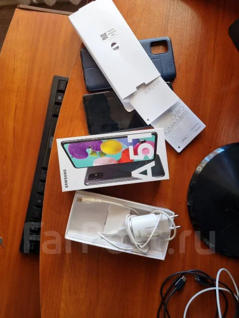 Samsung Galaxy A51. �/�, �����, ������, 4G LTE, Dual-SIM, NFC ����