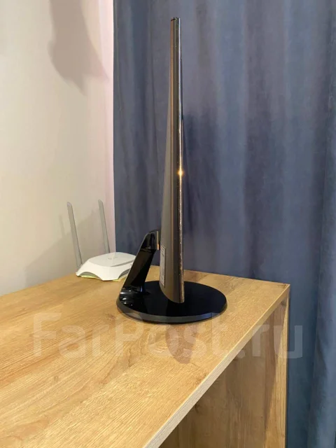 Samsung. 21.5" ����