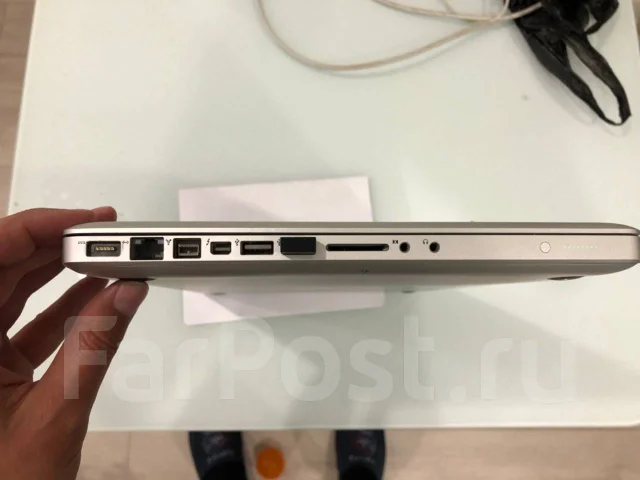 Apple MacBook Pro 15. 15.4", ��� 8 ��, ���� 256���, WiFi: 1, Bluetooth: 1, ����������� �� 3��. ����